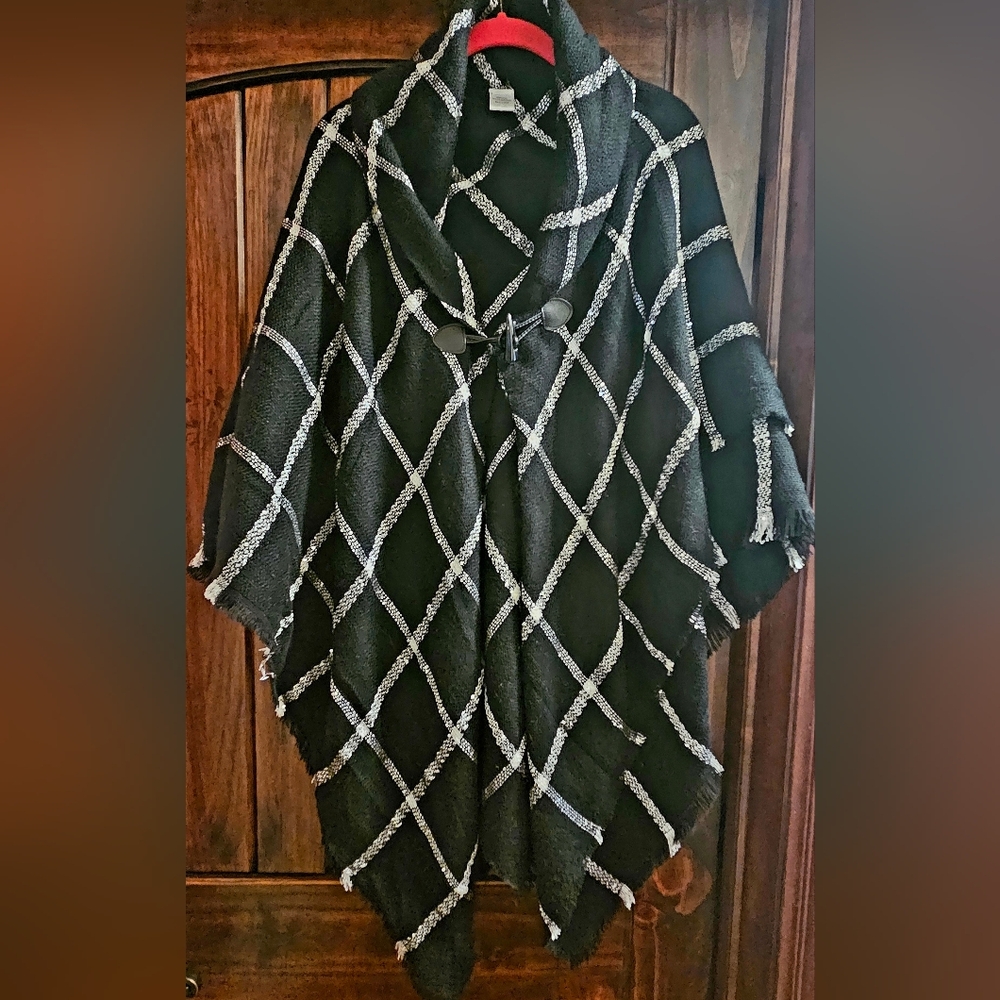 Women's Black and Silver Sweater Poncho